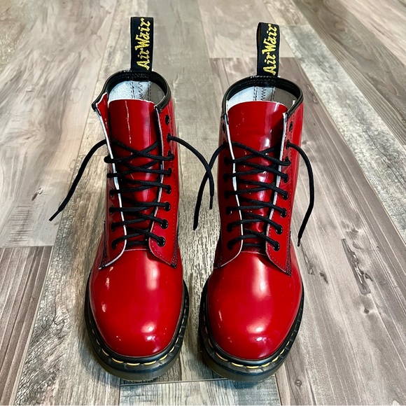 Vtg Doc Martens 1460 Made in England Air Wair Red Patent Leather Boots US Size 8 - Picture 3 of 16